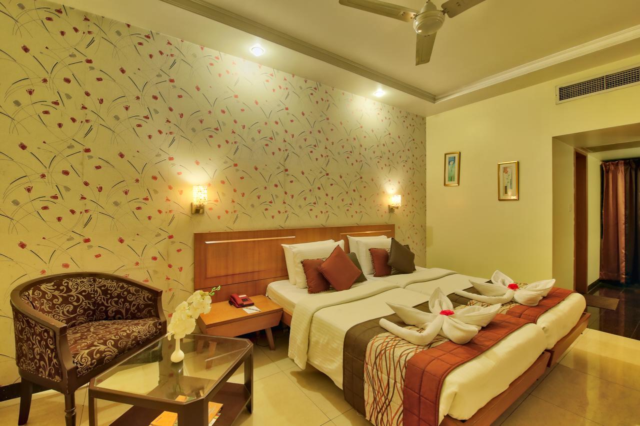 Vishwaratna Hotel Guwahati Exterior foto