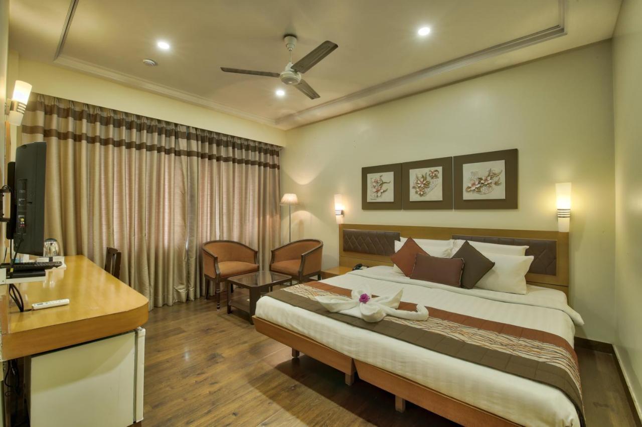 Vishwaratna Hotel Guwahati Exterior foto